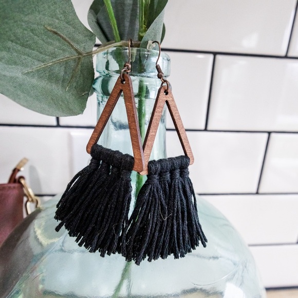 2 Pair Earrings Hand-woven Ethnic Style Triangular Wood Earrings - Picture 3 of 3